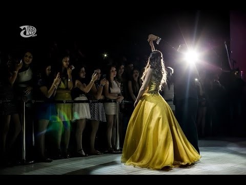 vestido de debutante da bela ea fera