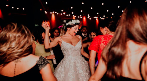 24 músicas para arrasar na sua festa de casamento 