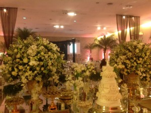 Decoração Branco e Verde na Festa de Casamento Espaço Milla Moreno