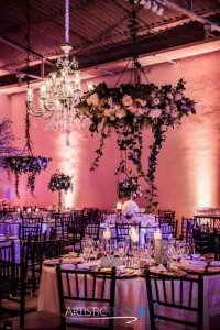 arranjo flores lustres casamento