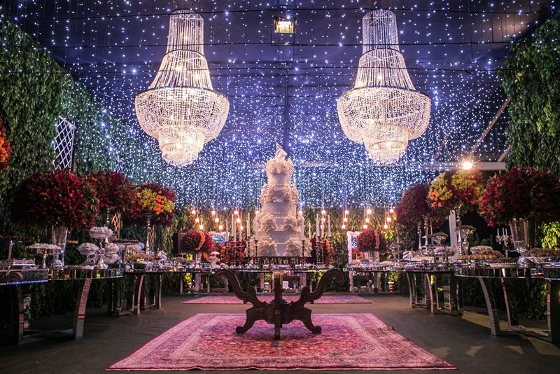 decoração com lustres para casamento