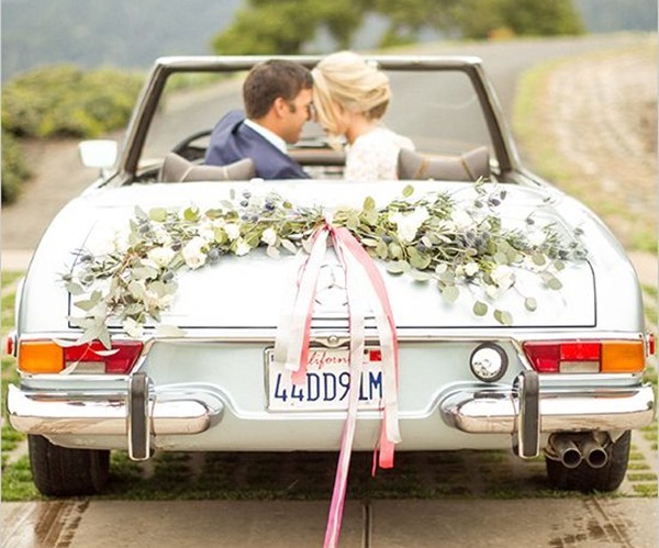 decoração com flores carro da noiva