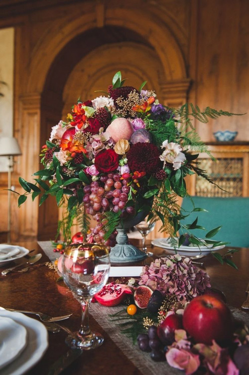 decoração de casamento mesa com frutas e doces